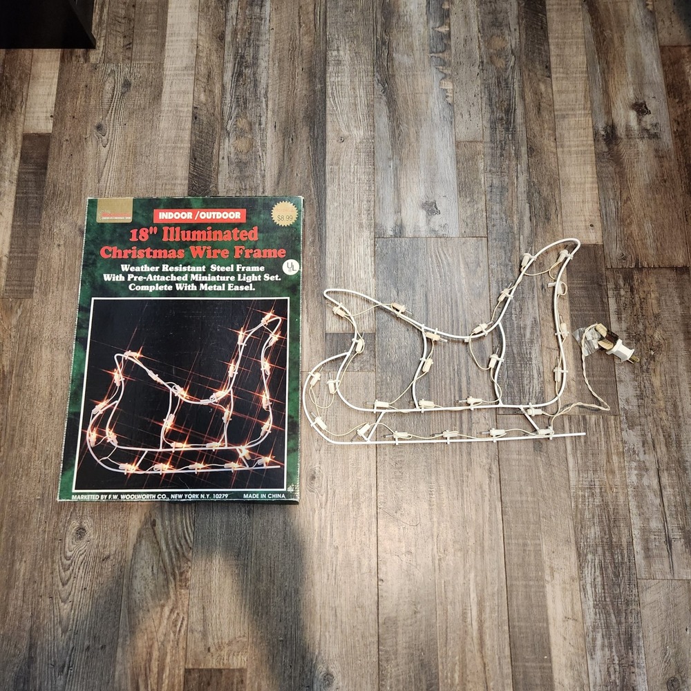 Vintage Woolworth 18in Illuminated Christmas Wire Frame‎ Sleigh Lighted White